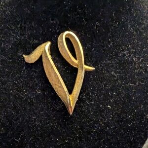 Mamselle Gold V Initial Pin Brooch - Classic #12